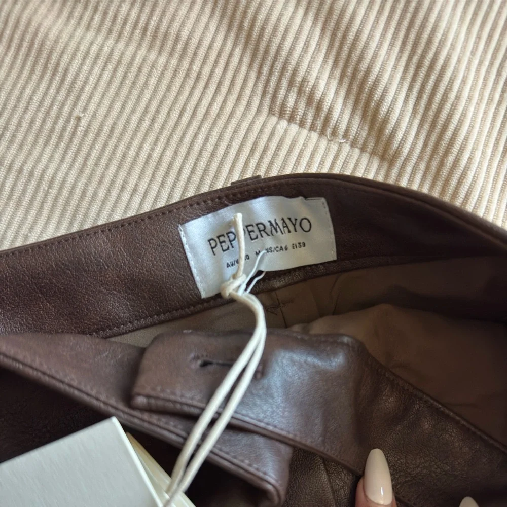 Peppermayo Dark Brown High Waist Shorts - Picture 5 of 5